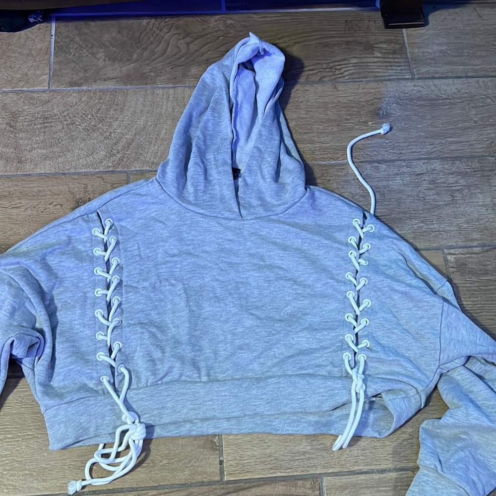 cropped sweatshirt